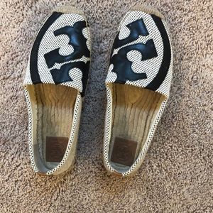 Worn a few times Tory Burch flats size 8!